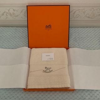 エルメス(Hermes)の未使用‼️エルメス☆ハンドタオル☆アイボリー☆タグ無し(タオル/バス用品)