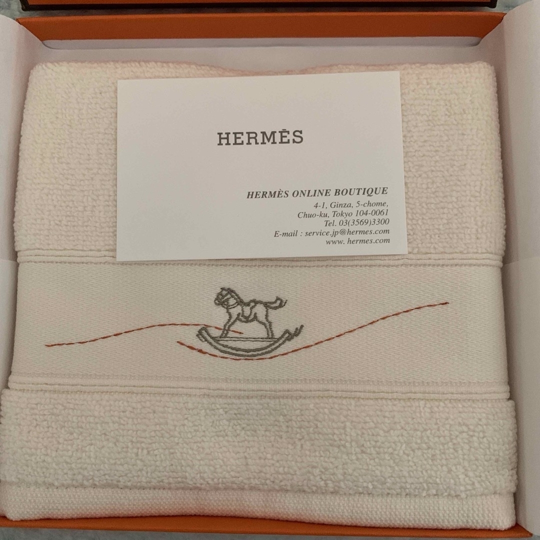 Hermes(エルメス)の未使用‼️エルメス☆ハンドタオル☆アイボリー☆タグ有り インテリア/住まい/日用品の日用品/生活雑貨/旅行(タオル/バス用品)の商品写真