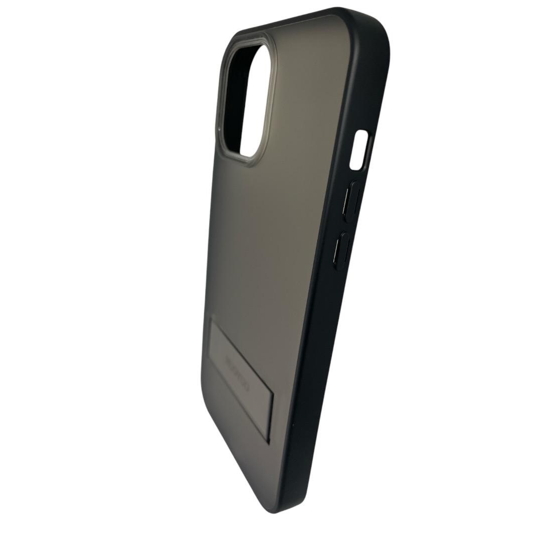 iPhone13promax 半漆黒透明  シンプル　iPhoneケース スマホ/家電/カメラのスマホアクセサリー(iPhoneケース)の商品写真
