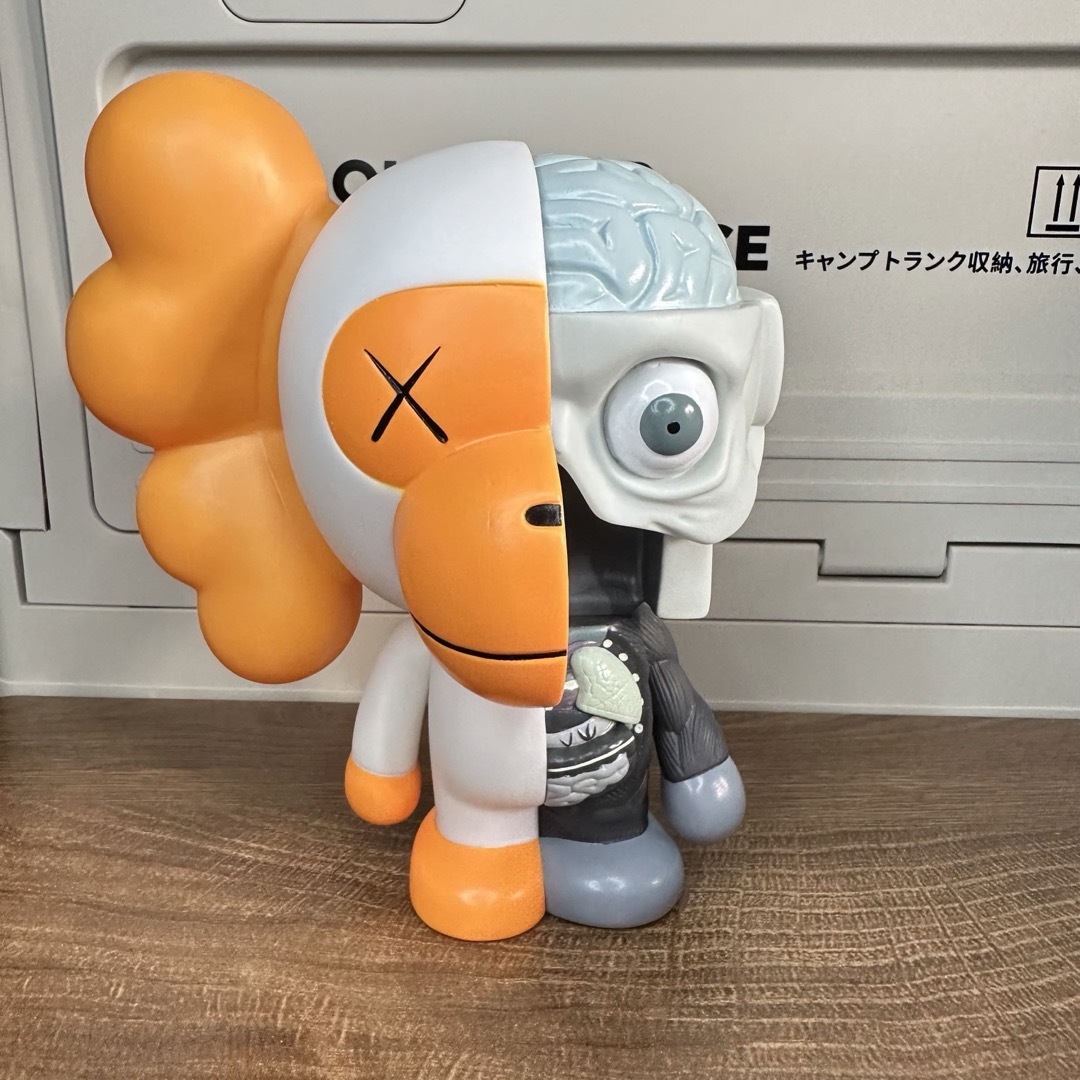 BAPE×kaws milo カウズ マイロ エイプ ベイプ　フィギュア エンタメ/ホビーのフィギュア(アニメ/ゲーム)の商品写真