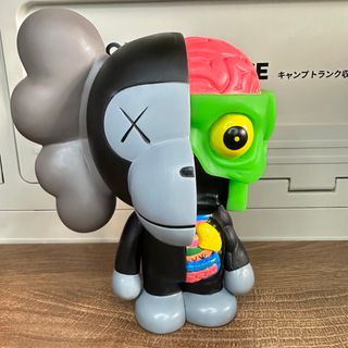 BAPE×kaws milo カウズ マイロ エイプ ベイプ　フィギュア(アニメ/ゲーム)