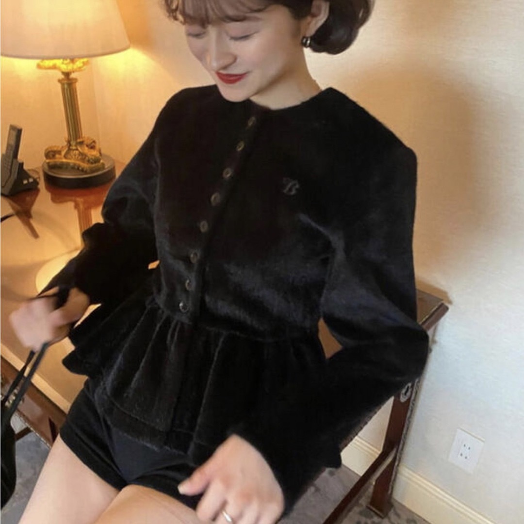 Bibiy. ペプラムカーディガン BLACK - トップス Bibiy. ペプラムカーディガン BLACK - トップス