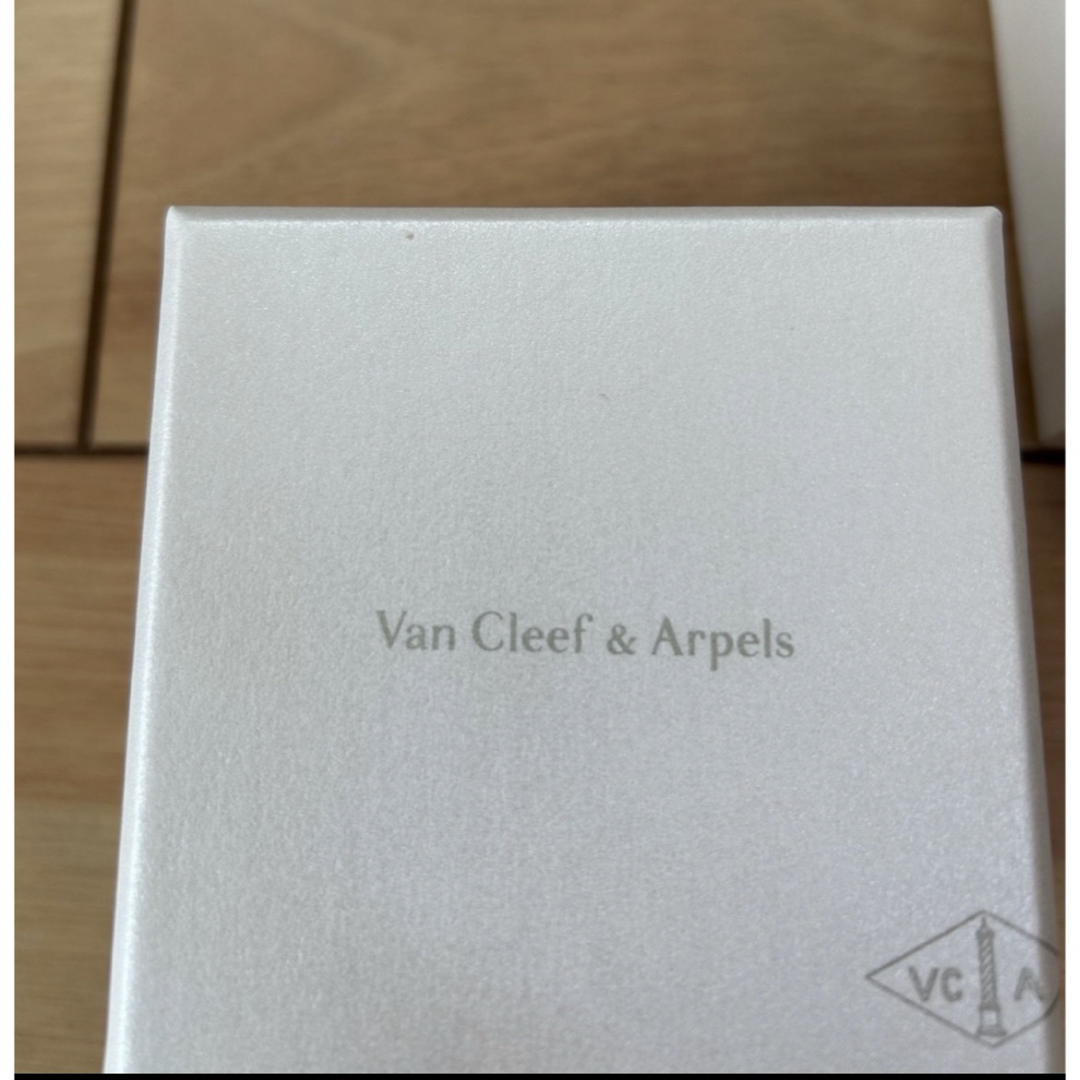 Van Cleef & Arpels(ヴァンクリーフアンドアーペル)のヴァンクリーフアンドアーペル　リング　空箱　※１個価格 レディースのアクセサリー(その他)の商品写真