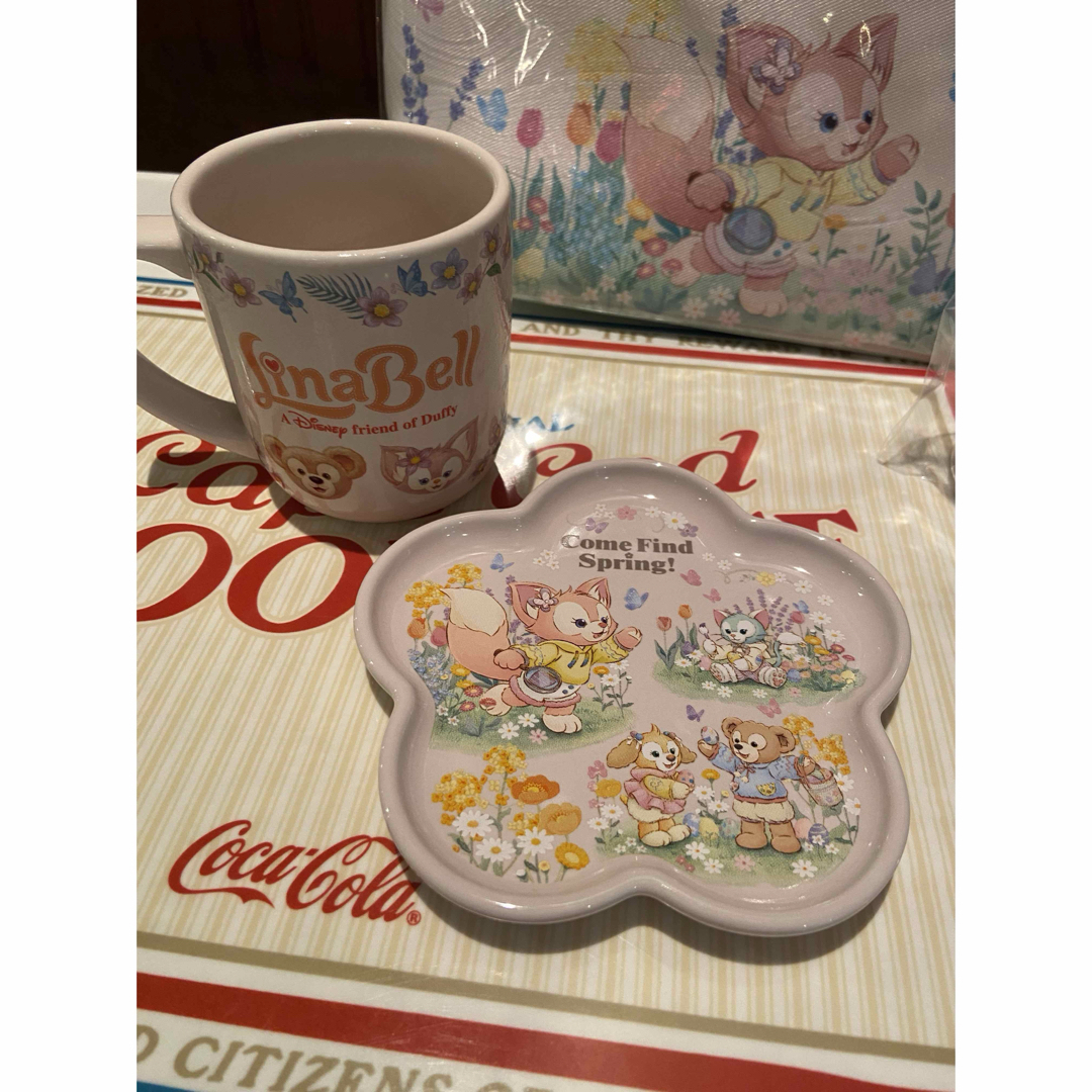 ダッフィー(ダッフィー)のダッフィーフレンズ🎀リーナベル　ランチバック🍰マグカップ🍰皿🍰ボトル🍰スーベニア エンタメ/ホビーのおもちゃ/ぬいぐるみ(キャラクターグッズ)の商品写真