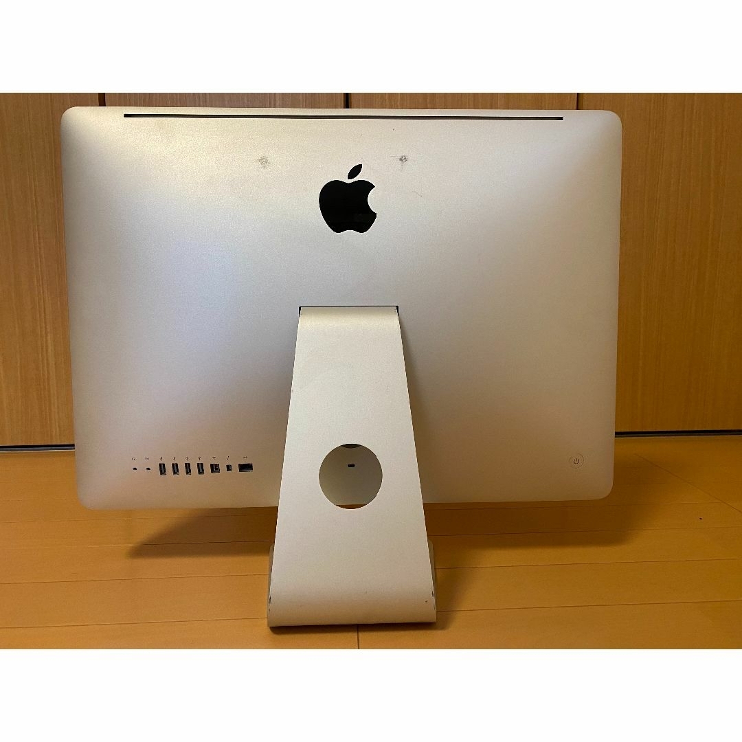 Apple(アップル)の【送料無料】iMac A1311 21.5inch スマホ/家電/カメラのPC/タブレット(デスクトップ型PC)の商品写真