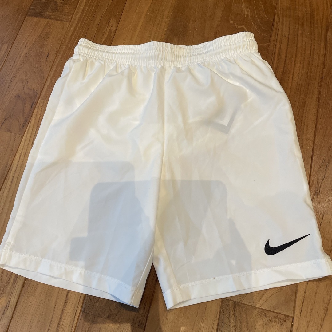 NIKE 150センチ　パンツ キッズ/ベビー/マタニティのキッズ服男の子用(90cm~)(パンツ/スパッツ)の商品写真