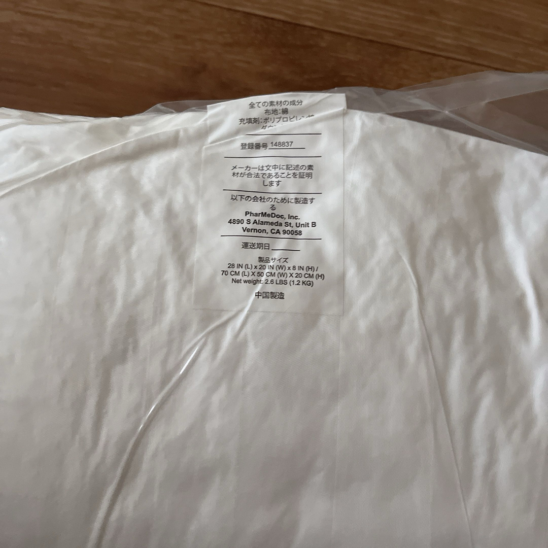 ベッドピロー コットン 通気性　標準サイズ　ホワイト　カバー付き インテリア/住まい/日用品の寝具(枕)の商品写真