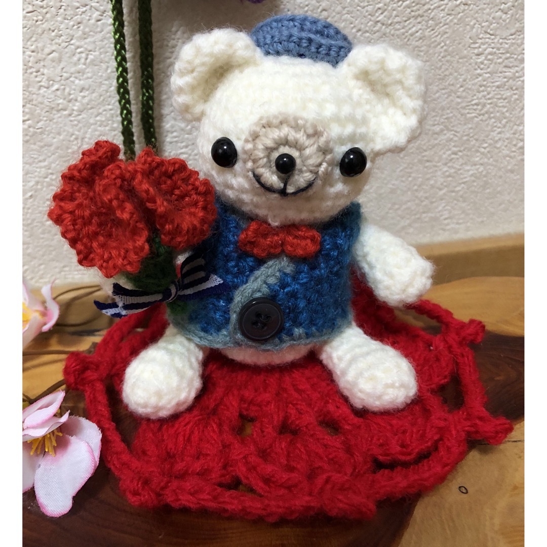 編みぐるみ母の日くまちゃん ハンドメイドのぬいぐるみ/人形(あみぐるみ)の商品写真