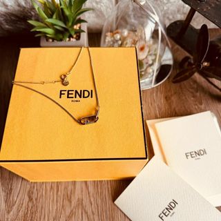 フェンディ(FENDI)の◇フェンディ◇ネックレス オーロック GP×ラインストーン ゴールド ブランド(ネックレス)