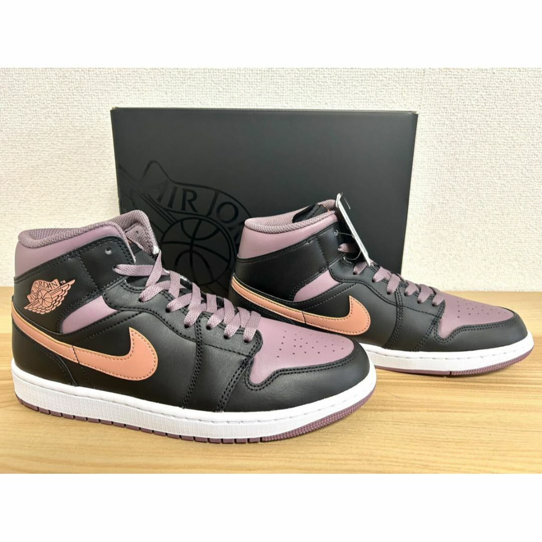 NIKE(ナイキ)のNIKE エアジョーダン 1 MID SE 27.0㎝ 新品 ブラック/スカイJ メンズの靴/シューズ(スニーカー)の商品写真