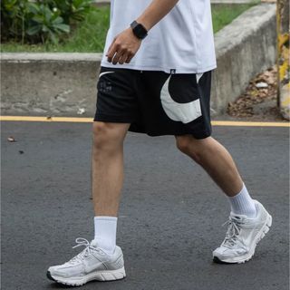 ナイキ(NIKE)のNIKE ショートパンツ スウッシュ ブラック フレンチテリー　L(ショートパンツ)