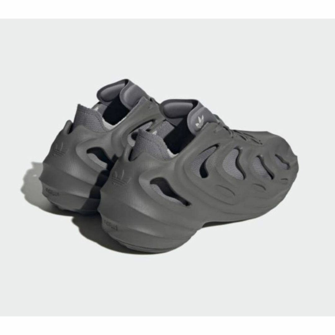 adidas(アディダス)の新品 23.5cm adidas AdiFOM Q 大人気 スニーカー レディースの靴/シューズ(スニーカー)の商品写真