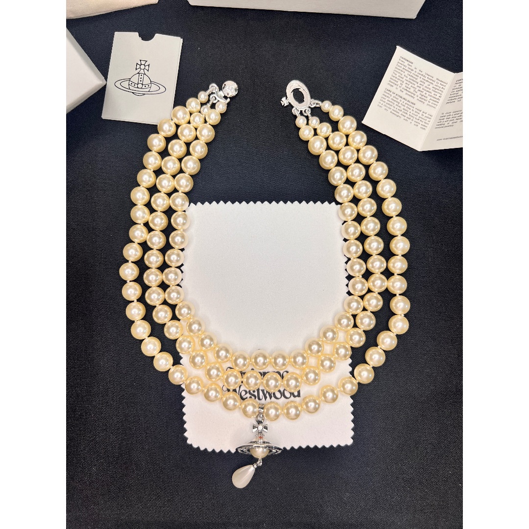 ヴィヴィアンウエストウッド 立体オーブネックレス （✨入荷