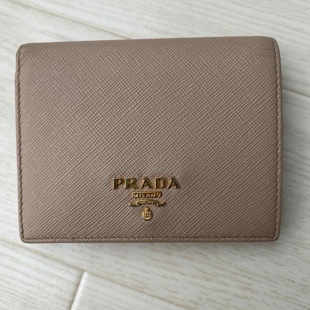PRADA - PRADA ミニ財布 箱・ギャランティーカード付きの通販 by PRADA - PRADA ミニ財布 箱・ギャランティーカード付きの通販 by