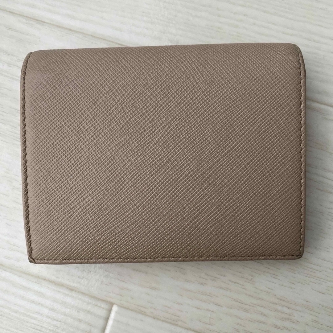 PRADA - PRADA ミニ財布 箱・ギャランティーカード付きの通販 by PRADA - PRADA ミニ財布 箱・ギャランティーカード付きの通販 by