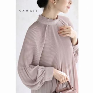 カワイイ(cawaii)の【新品タグ付き】S~3L対応 美しいボレロ風ラインのプリーツブラウストップス(シャツ/ブラウス(長袖/七分))