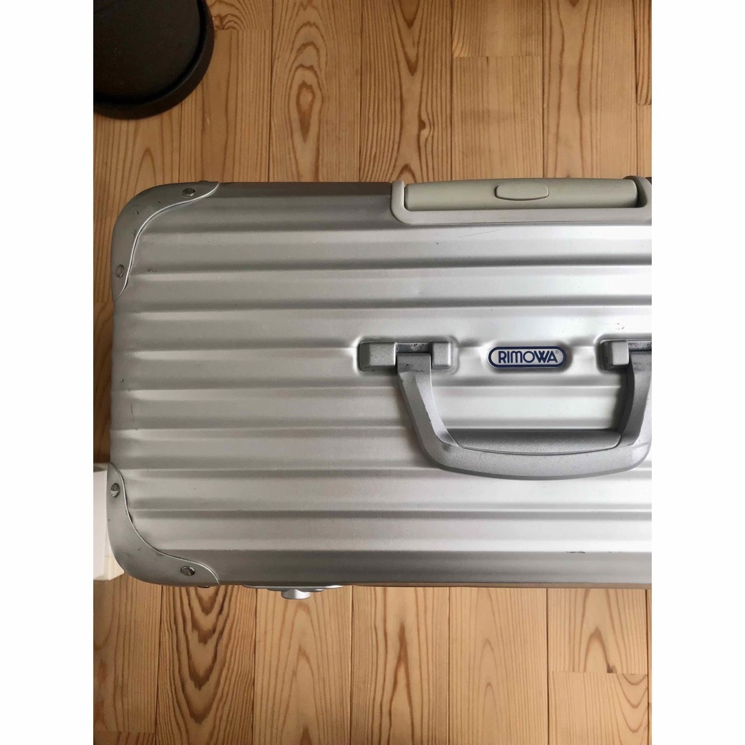 RIMOWA(リモワ)の美品 RIMOWA/リモワ アルミニウム  旧ロゴ ２輪 パイロット トロリー メンズのバッグ(トラベルバッグ/スーツケース)の商品写真