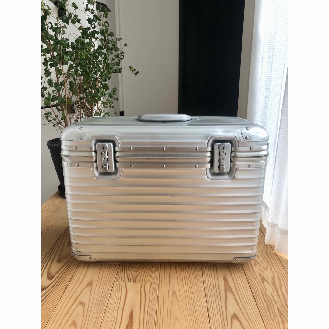 RIMOWA(リモワ)の美品 RIMOWA/リモワ アルミニウム  旧ロゴ ２輪 パイロット トロリー メンズのバッグ(トラベルバッグ/スーツケース)の商品写真