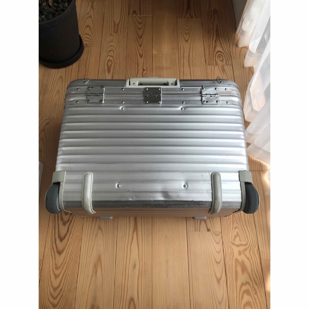 RIMOWA(リモワ)の美品 RIMOWA/リモワ アルミニウム  旧ロゴ ２輪 パイロット トロリー メンズのバッグ(トラベルバッグ/スーツケース)の商品写真