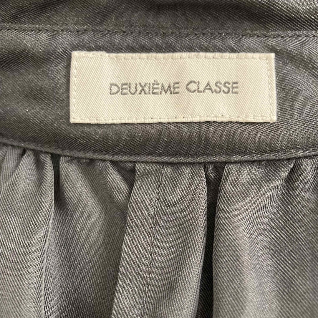 DEUXIEME CLASSE(ドゥーズィエムクラス)のDEUXIEME CLASSE シルク　黒　アシンメトリー　シャツ レディースのトップス(シャツ/ブラウス(半袖/袖なし))の商品写真