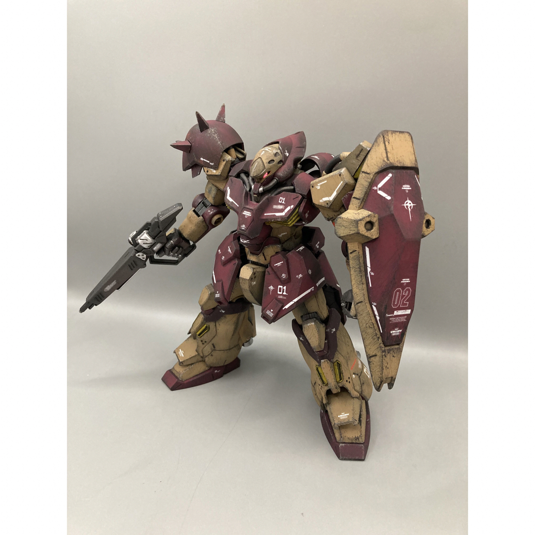 BANDAI(バンダイ)のガンプラ　電飾加工・改修・全塗装済み完成品　 Me02R-F01 メッサー　 エンタメ/ホビーのおもちゃ/ぬいぐるみ(模型/プラモデル)の商品写真