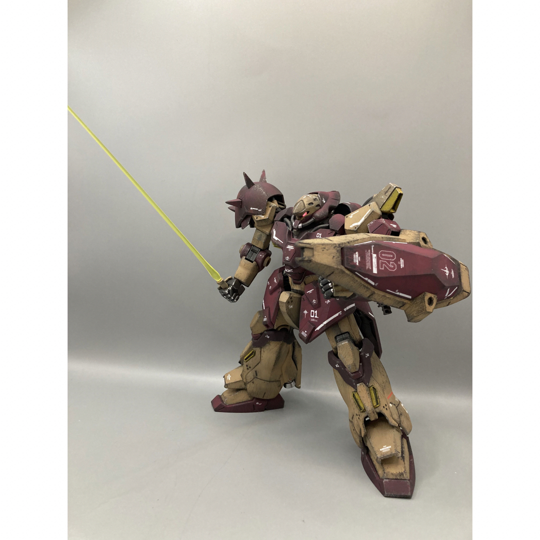 BANDAI(バンダイ)のガンプラ　電飾加工・改修・全塗装済み完成品　 Me02R-F01 メッサー　 エンタメ/ホビーのおもちゃ/ぬいぐるみ(模型/プラモデル)の商品写真