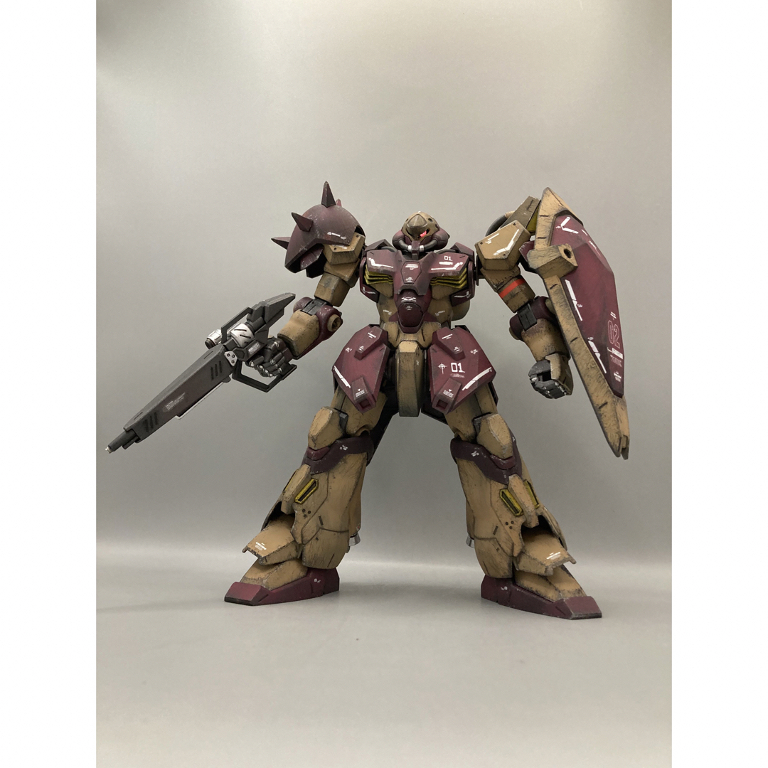 BANDAI(バンダイ)のガンプラ　電飾加工・改修・全塗装済み完成品　 Me02R-F01 メッサー　 エンタメ/ホビーのおもちゃ/ぬいぐるみ(模型/プラモデル)の商品写真