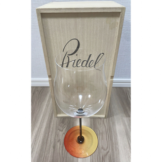 リーデル(RIEDEL)のリーデル　ワイングラス　限定品　HAKU レッド＆ゴールド(グラス/カップ)