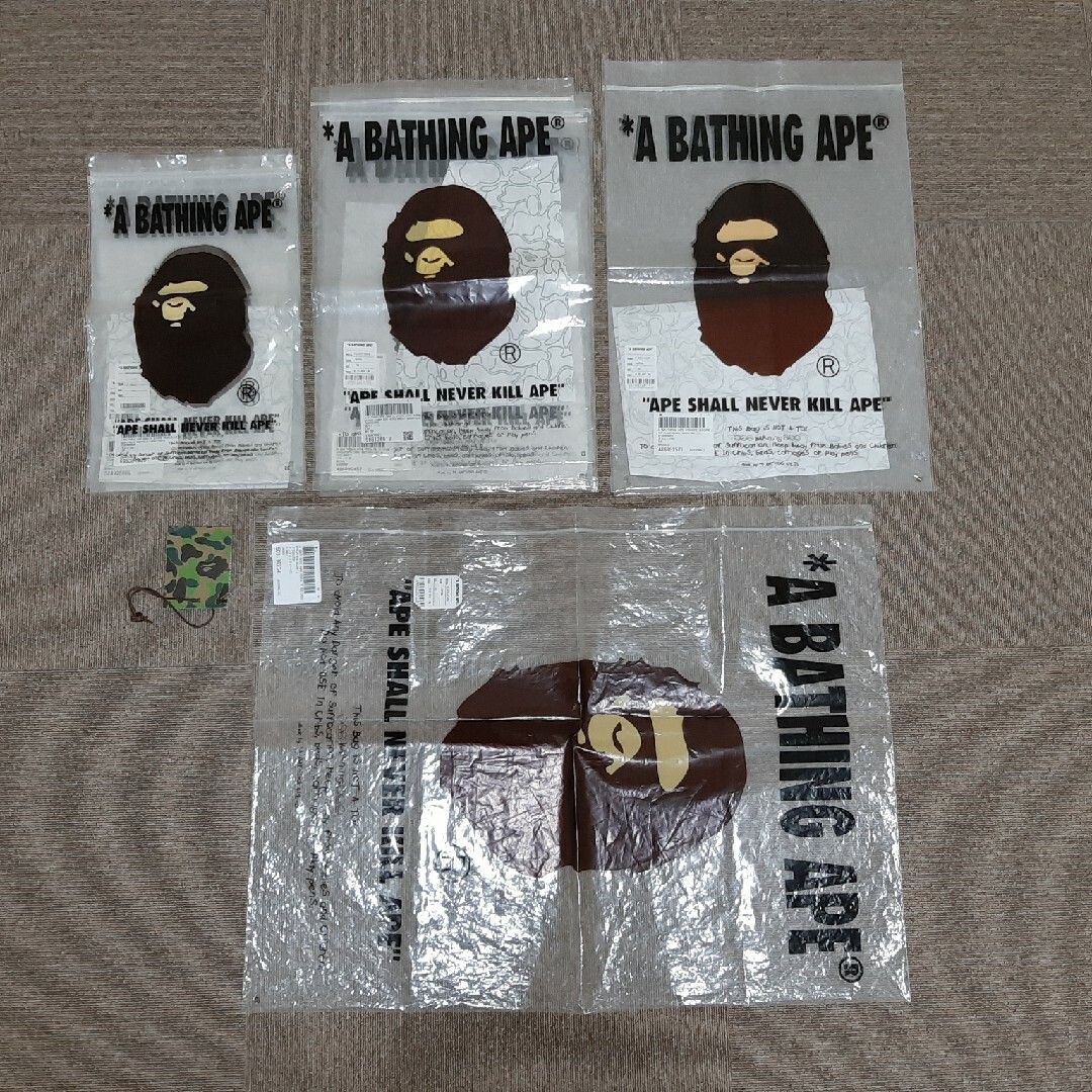 A BATHING APE(アベイシングエイプ)のA BATHING APE ショッパー　ジッパーバッグ　エイプ メンズのメンズ その他(その他)の商品写真