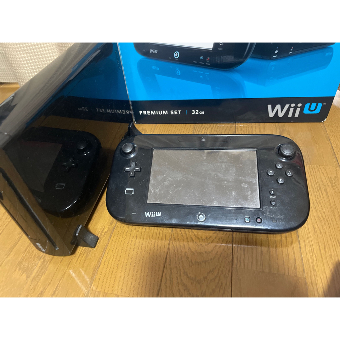 任天堂(ニンテンドウ)のニンテンドー Wii U 本体　ブラック　黒　 32GB 　 エンタメ/ホビーのゲームソフト/ゲーム機本体(家庭用ゲーム機本体)の商品写真