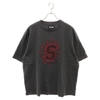 SUPPLIER サプライヤ ラインストーンロゴ クルーネック ステッチ半袖Tシャツ ダークグレー/レッド(Tシャツ/カットソー(半袖/袖なし))