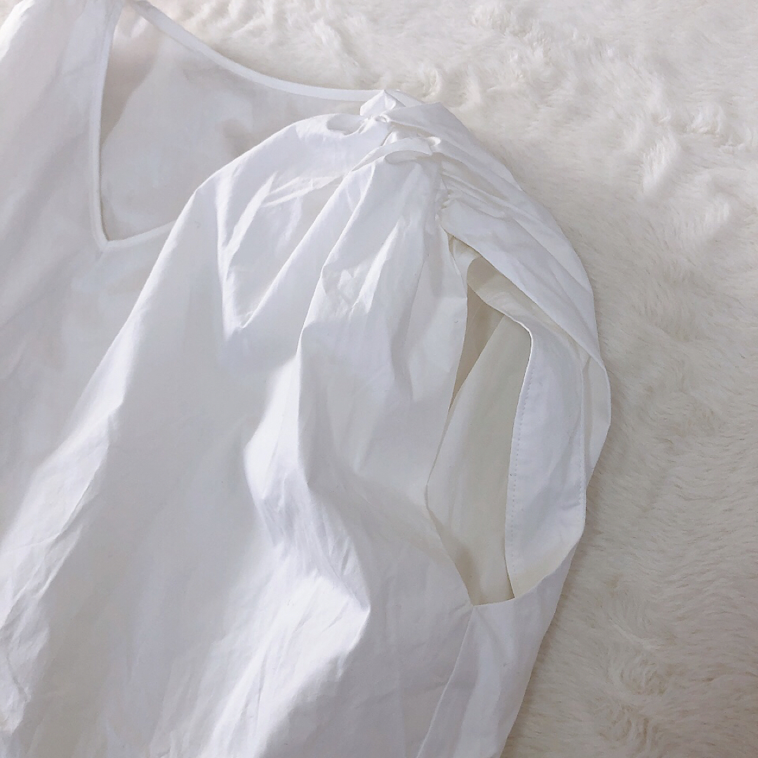 RIM.ARK(リムアーク)のRIM.ARK ノースリーブ　ブラウス　ギャザー　コットン100% 日本製　白 レディースのトップス(シャツ/ブラウス(半袖/袖なし))の商品写真