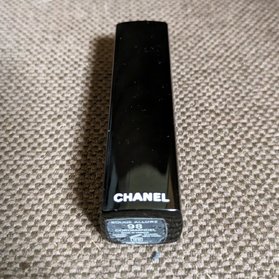 CHANEL(シャネル)のCHANEL＊ルージュアリュール＊98 コスメ/美容のベースメイク/化粧品(口紅)の商品写真