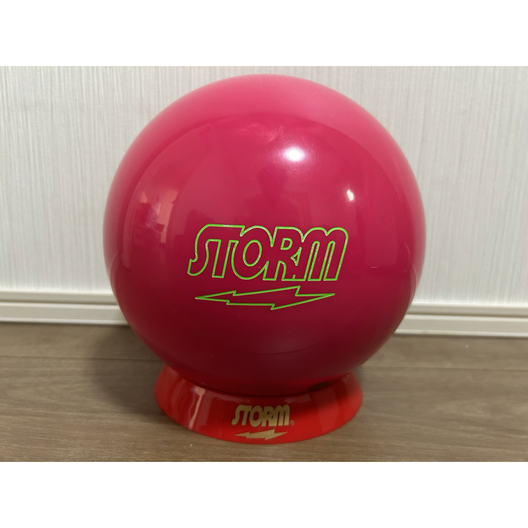 送料込み【新品】マーヴェル・マックス・ピンク　ストーム　14ポンド5オンス 1 スポーツ/アウトドアのスポーツ/アウトドア その他(ボウリング)の商品写真