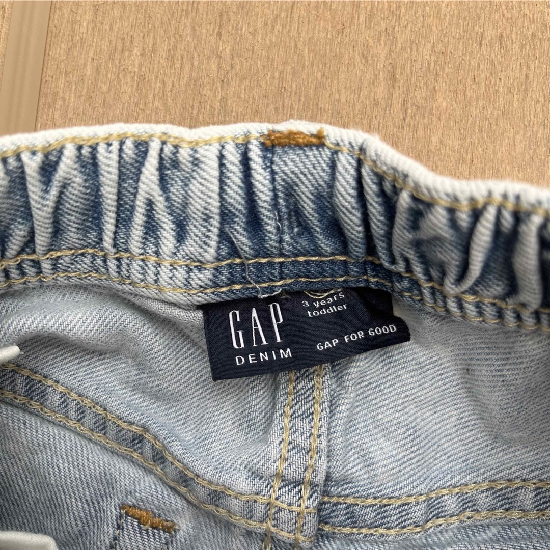 GAP(ギャップ)のGAP 半ズボン デニム 100cm キッズ 子供服 キッズ/ベビー/マタニティのキッズ服男の子用(90cm~)(パンツ/スパッツ)の商品写真