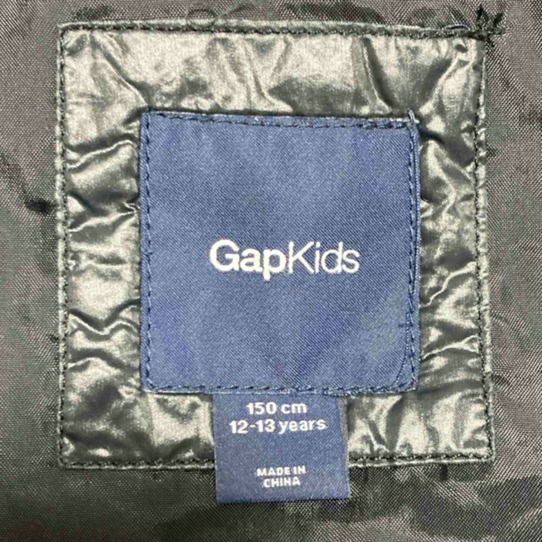 GAP Kids(ギャップキッズ)の⭐️Gap kids ギャップキッズ ナイロンベスト 150サイズ ネイビー系 キッズ/ベビー/マタニティのキッズ服男の子用(90cm~)(ジャケット/上着)の商品写真