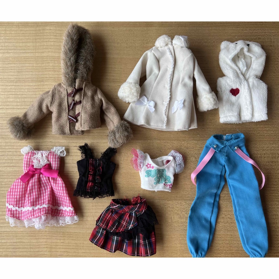 BANDAI(バンダイ)のリカちゃん人形　洋服セット エンタメ/ホビーのおもちゃ/ぬいぐるみ(キャラクターグッズ)の商品写真