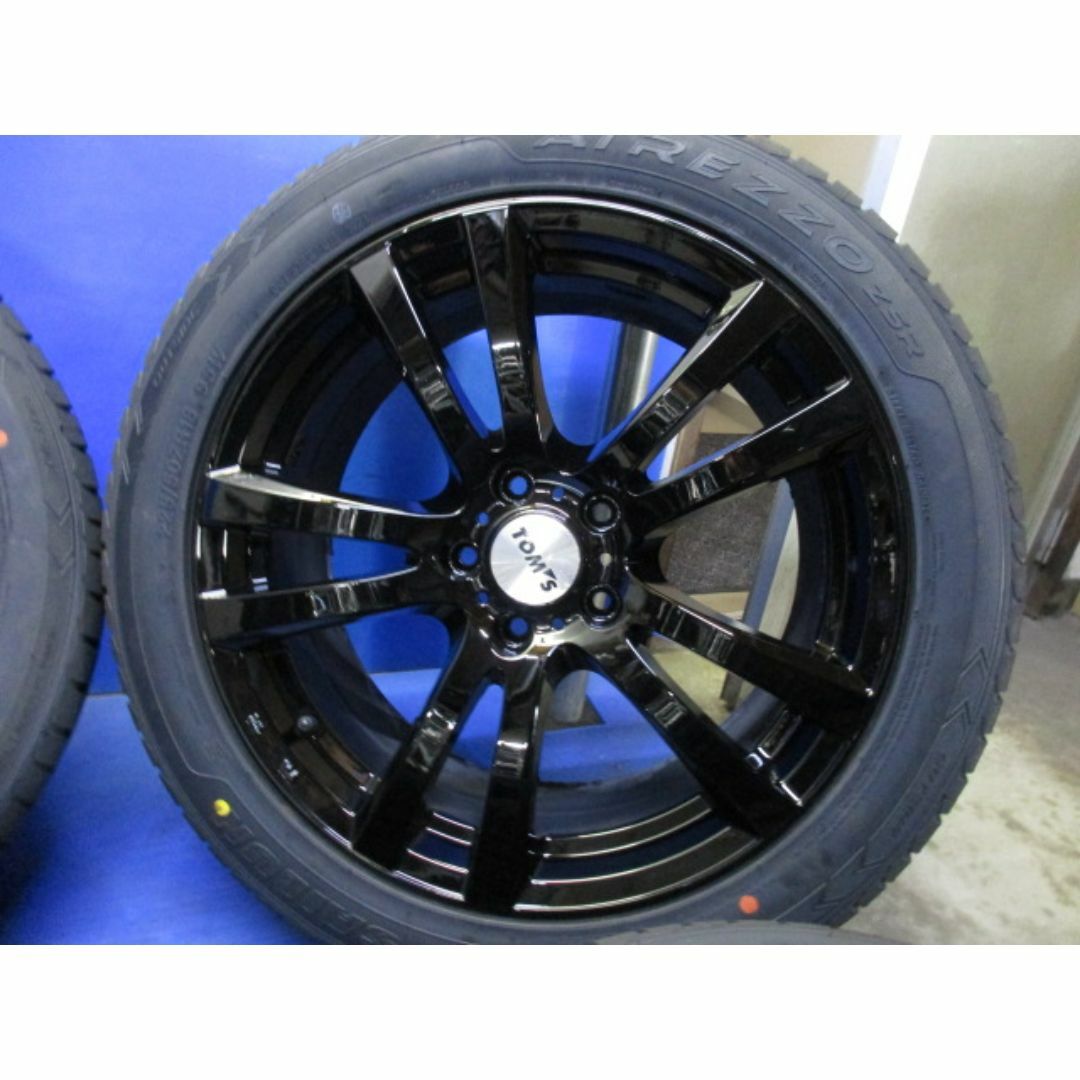 マナレイ18+225/50R18　新品　C-HR　エスティマ　カローラクロス 自動車/バイクの自動車(タイヤ・ホイールセット)の商品写真