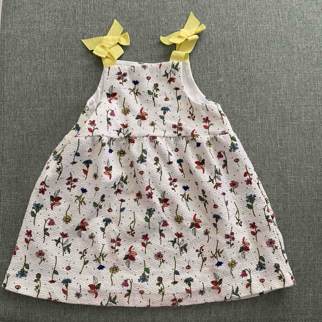 ZARA KIDS(ザラキッズ)のZARA☆92cm小花柄の素敵なワンピース キッズ/ベビー/マタニティのキッズ服女の子用(90cm~)(ワンピース)の商品写真