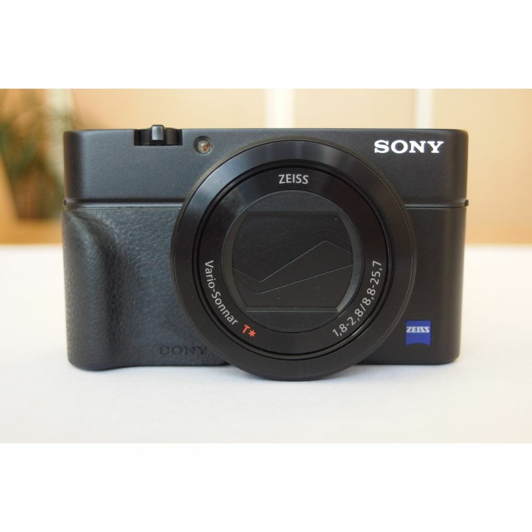 SONY(ソニー)のソニー　高級デジタルコンパクトカメラ　RX100III(DSC-RX100M3) スマホ/家電/カメラのカメラ(コンパクトデジタルカメラ)の商品写真