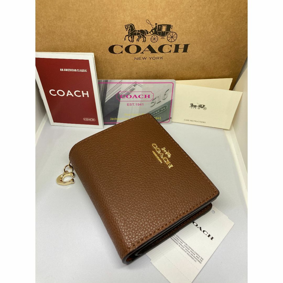 COACH(コーチ)のCOACH　コーチ　C2862　二つ折り財布　Cチャーム　スモールウォレット レディースのファッション小物(財布)の商品写真