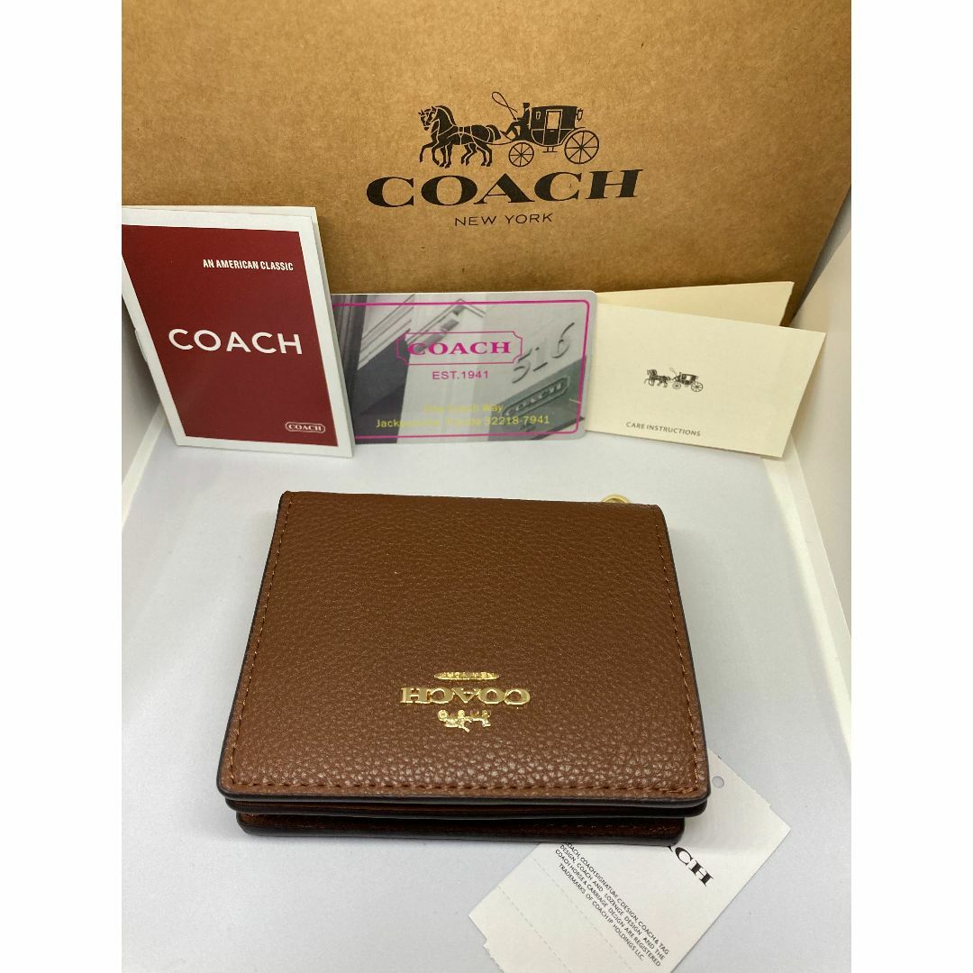 COACH(コーチ)のCOACH　コーチ　C2862　二つ折り財布　Cチャーム　スモールウォレット レディースのファッション小物(財布)の商品写真