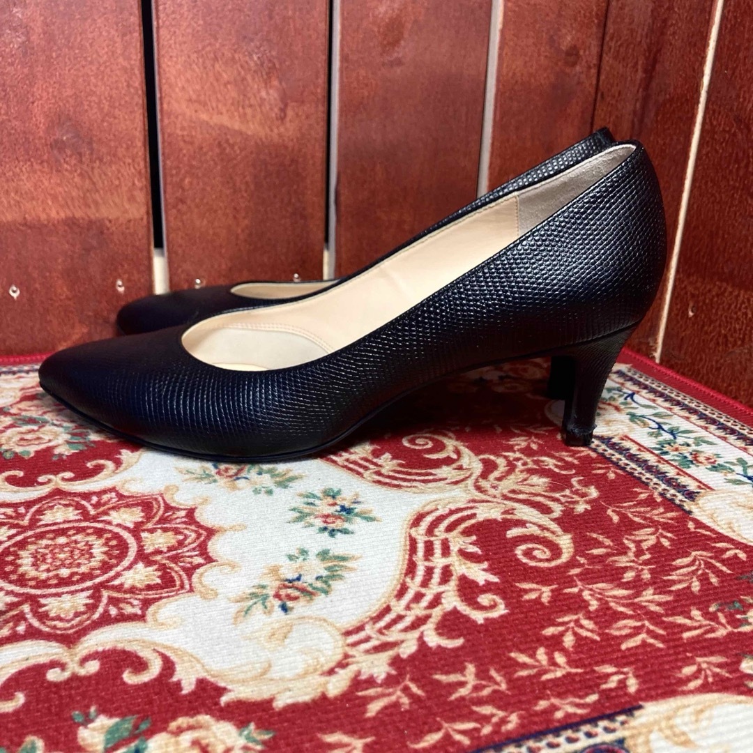 DIANA(ダイアナ)のDIANA黒シボ加工パンプス24.5cm レディースの靴/シューズ(ハイヒール/パンプス)の商品写真