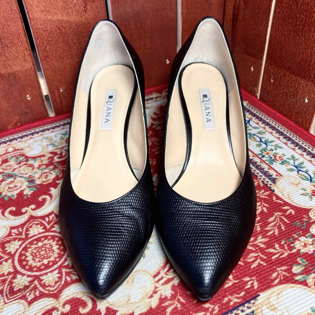 DIANA(ダイアナ)のDIANA黒シボ加工パンプス24.5cm レディースの靴/シューズ(ハイヒール/パンプス)の商品写真