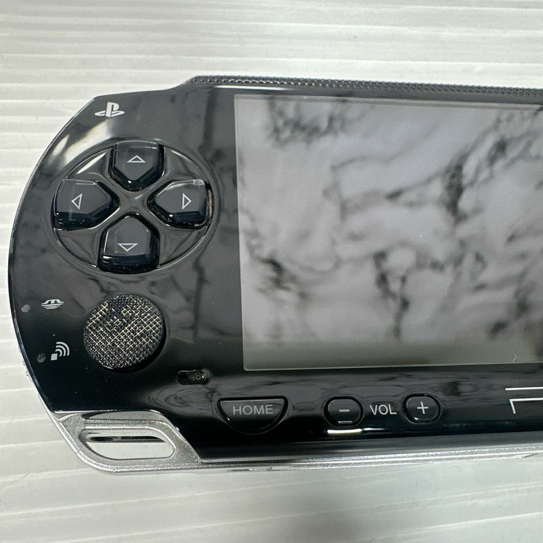 SONY(ソニー)のソニー　PSP-1000 ギガパック　付属品完備　ゲーム　本体　黒 エンタメ/ホビーのゲームソフト/ゲーム機本体(携帯用ゲーム機本体)の商品写真