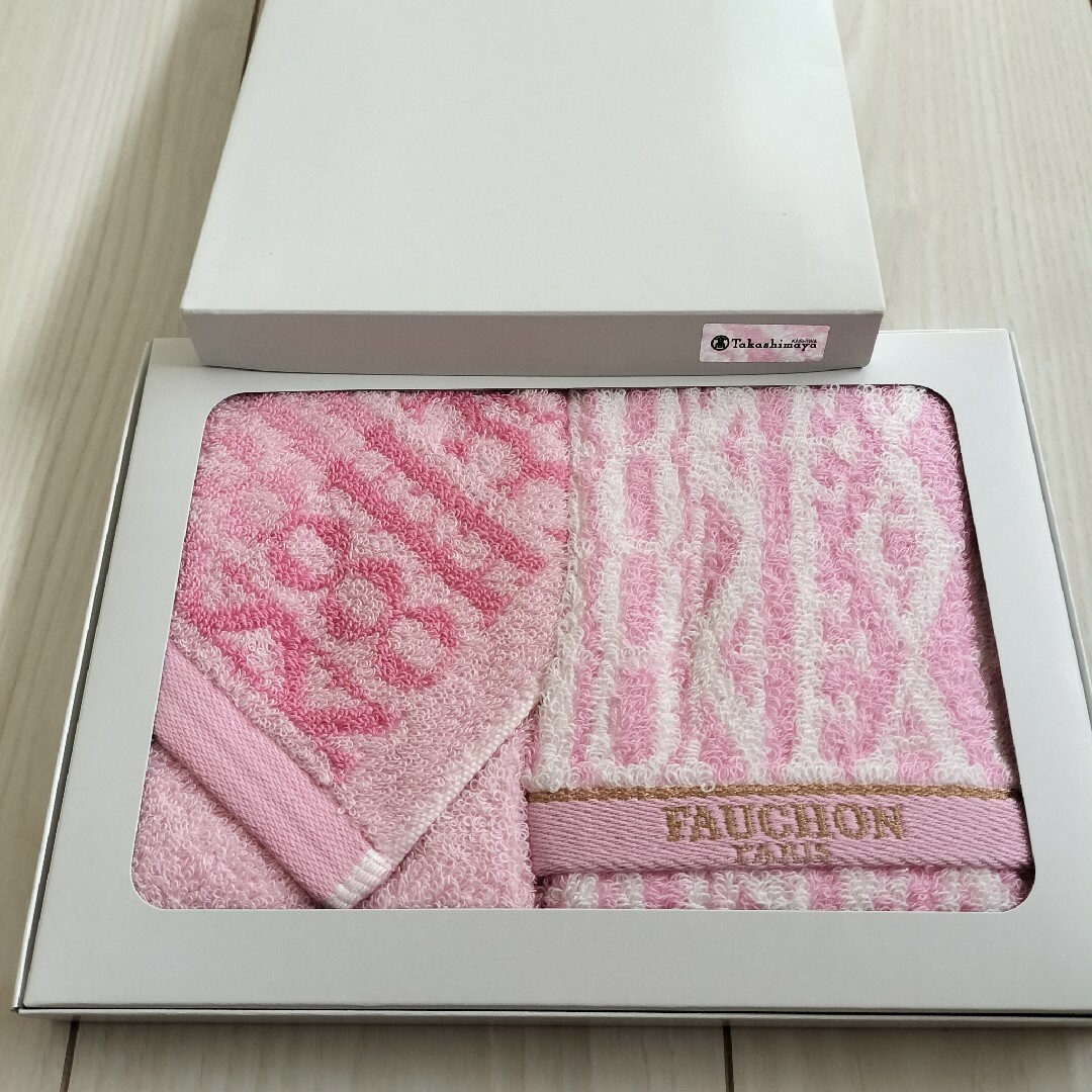 FAUCHON(フォション)のFAUCHONのハンドタオル エンタメ/ホビーのアニメグッズ(タオル)の商品写真