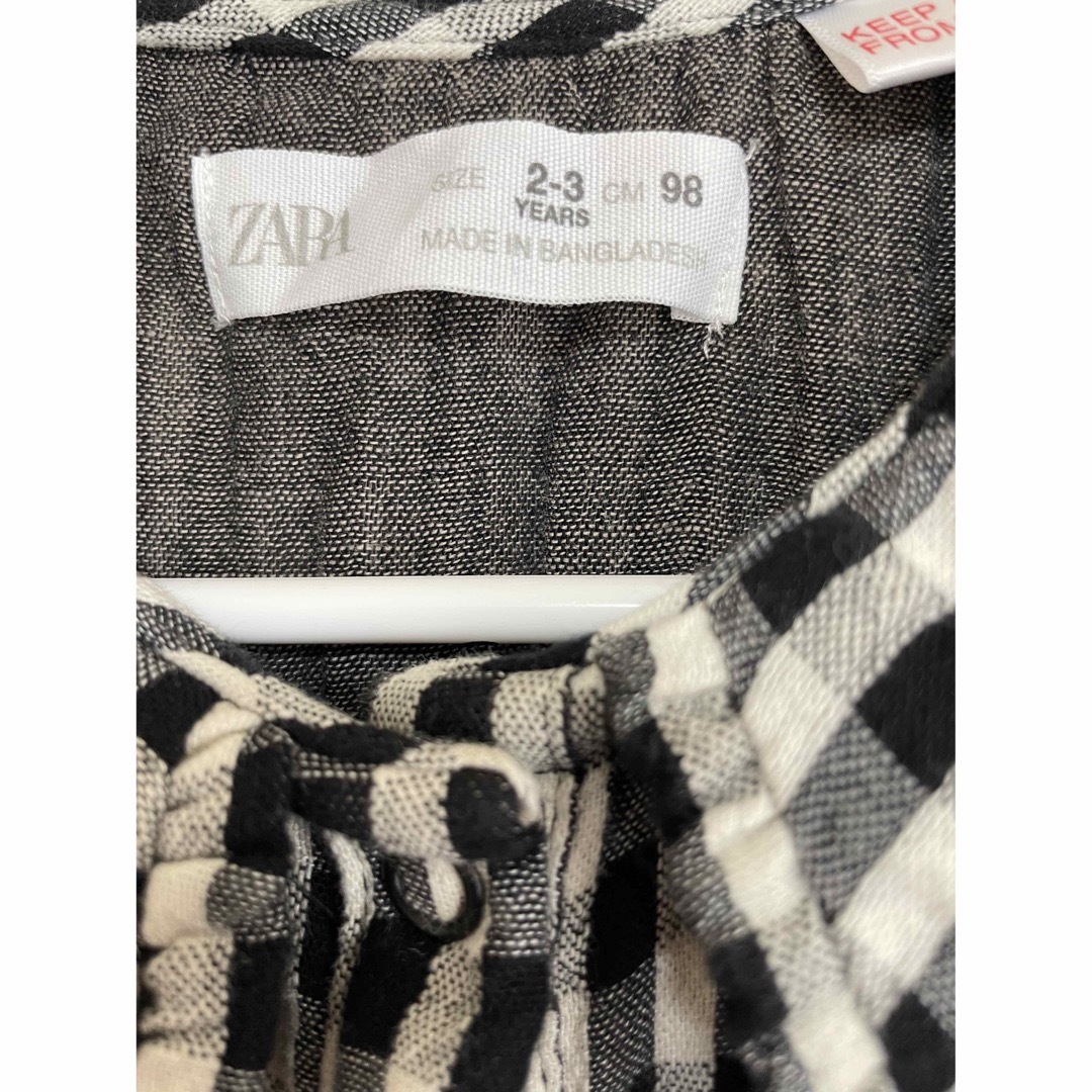 ZARA KIDS(ザラキッズ)のZARA ワンピース　サイズ98 キッズ/ベビー/マタニティのキッズ服女の子用(90cm~)(ワンピース)の商品写真