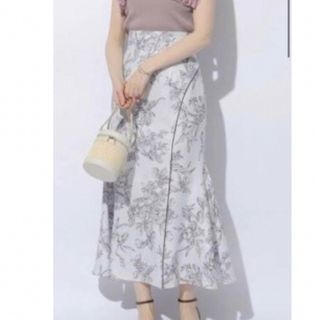 Apuweiser-riche - 【専用】アプワイザーリッシェ リリーフラワー Apuweiser-riche - 【専用】アプワイザーリッシェ リリーフラワー