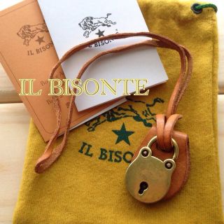 イルビゾンテ(IL BISONTE)のIL BISONTE 南京錠キーホルダー(キーホルダー)