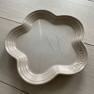 ルクルーゼ(LE CREUSET)のルクルーゼ フラワーディッシュ 花形のお皿(食器)